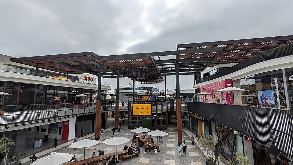 File:Westfield Century City Interior.jpg